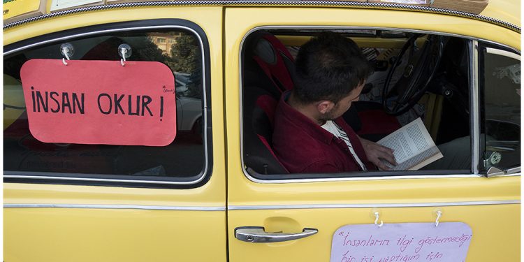“İnsan okur…”