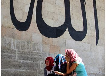 Çocuklar ve Allah (Ara Güler’e saygıyla…)